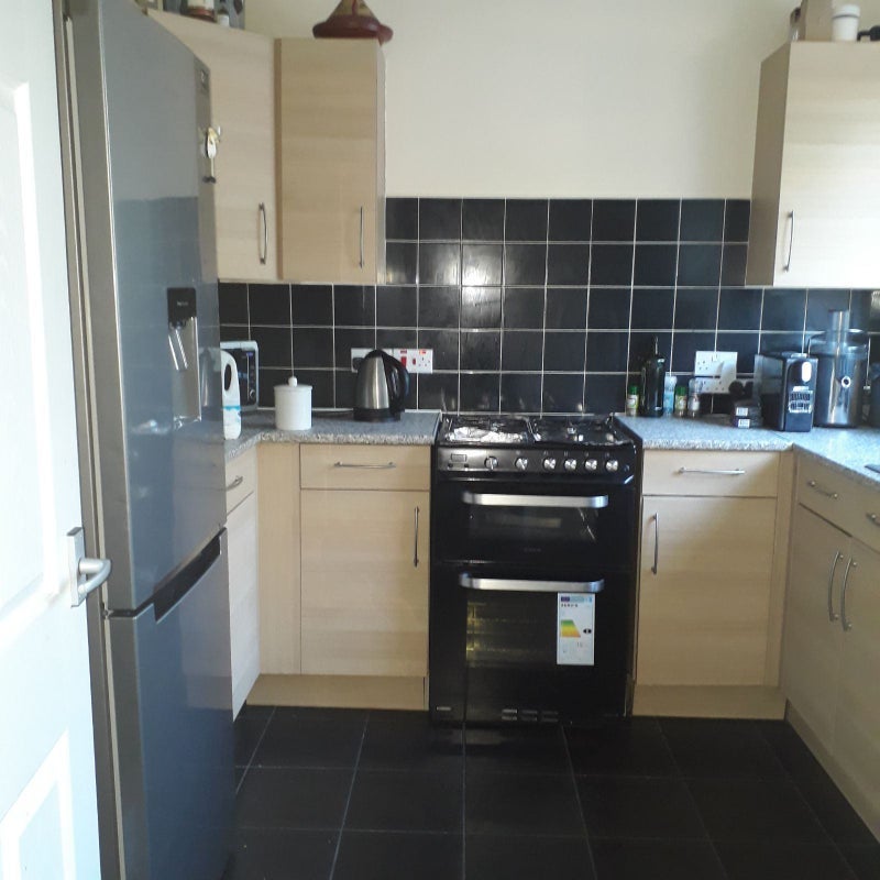 Room Farnborough Road in Manchester