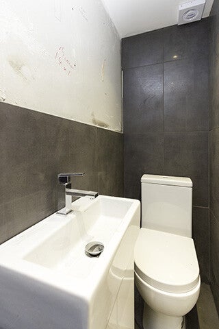 Flat Dingwall Gardens in Greater London