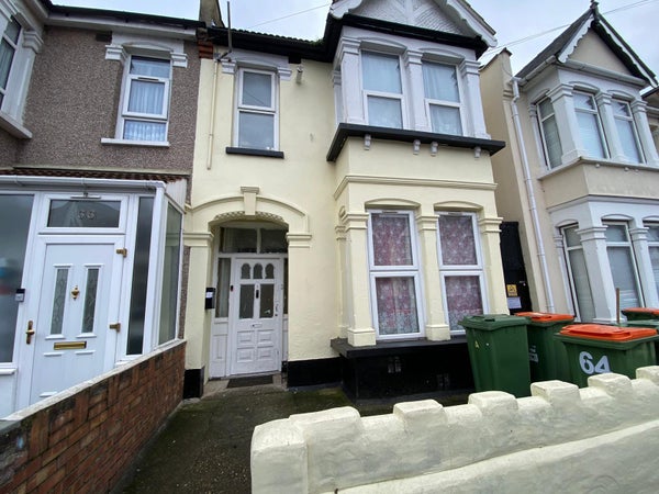 Flat Skeffington Road in London