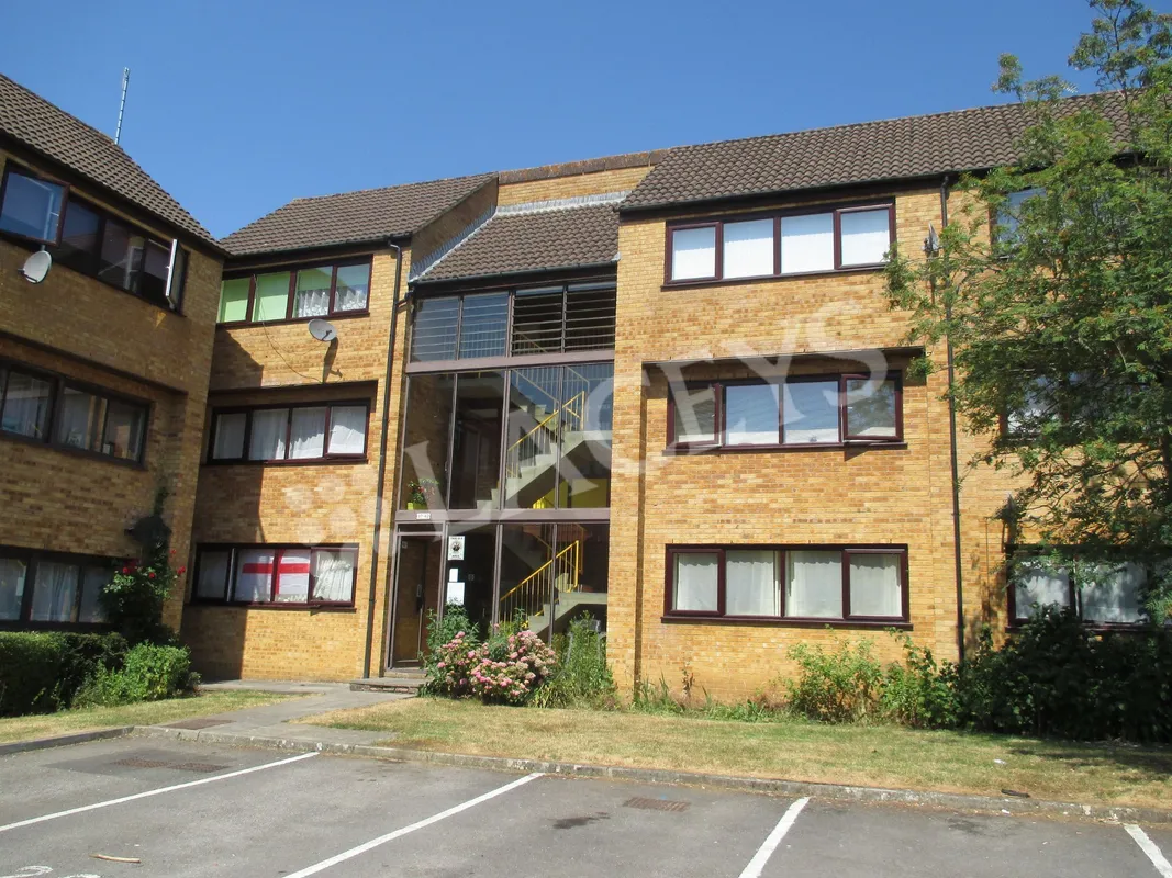 Flat Ivel Court in Yeovil