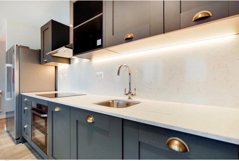 Flat Hudson Walk in Greater London