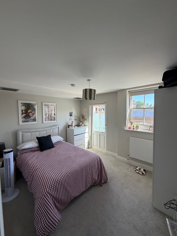 Room Putney High Street in Greater London