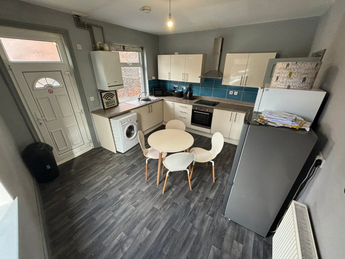 Room Doncaster Road in Barnsley