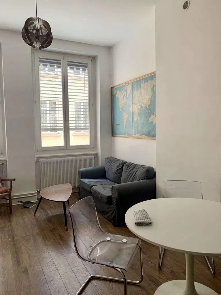 Flat Rue Pierre Dupont in Lyon