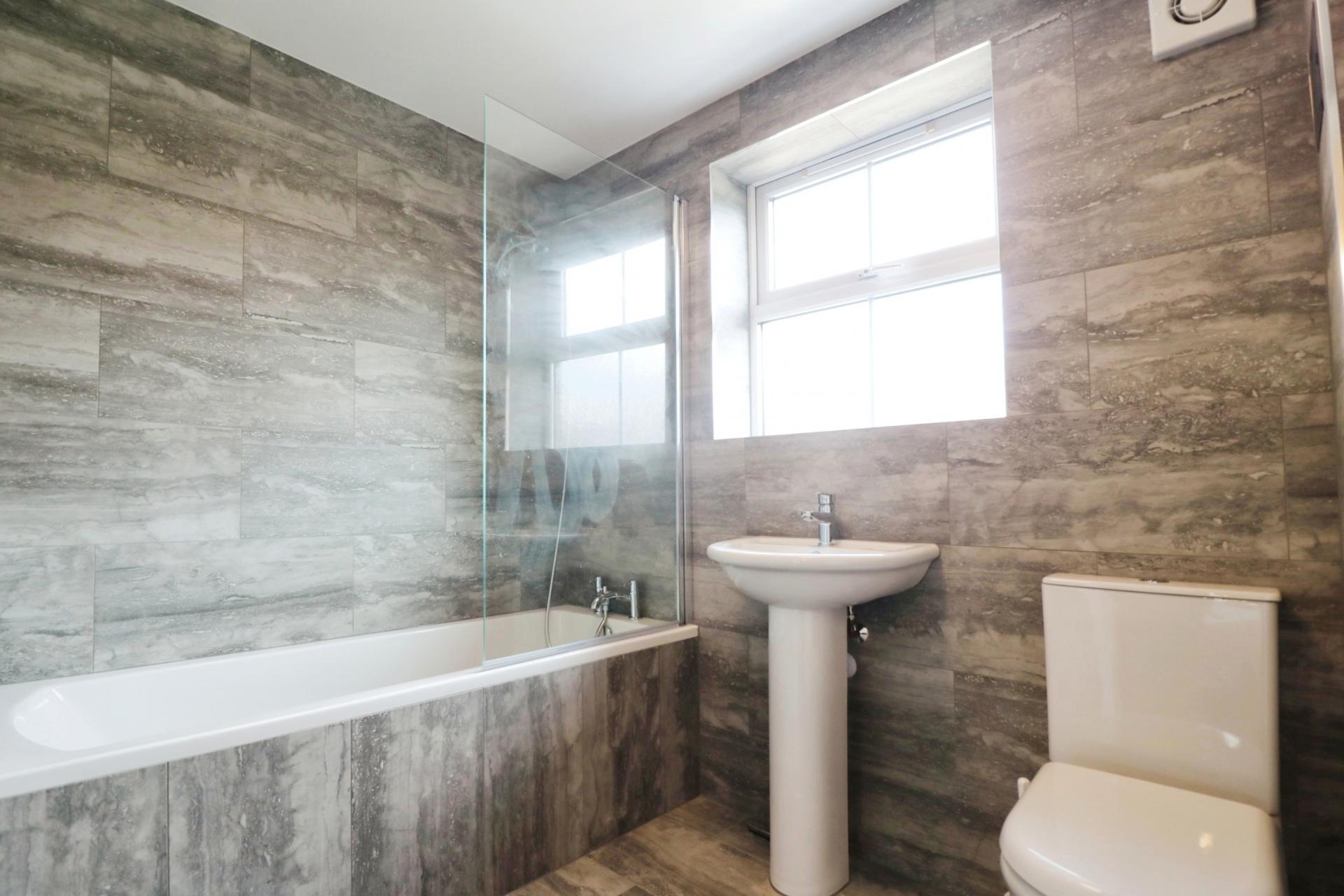 Flat Tobermory Close in Slough