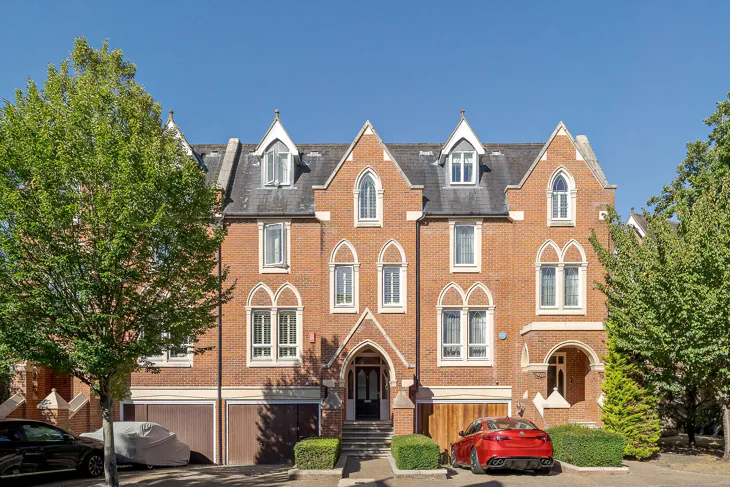 House Martineau Drive in Greater London