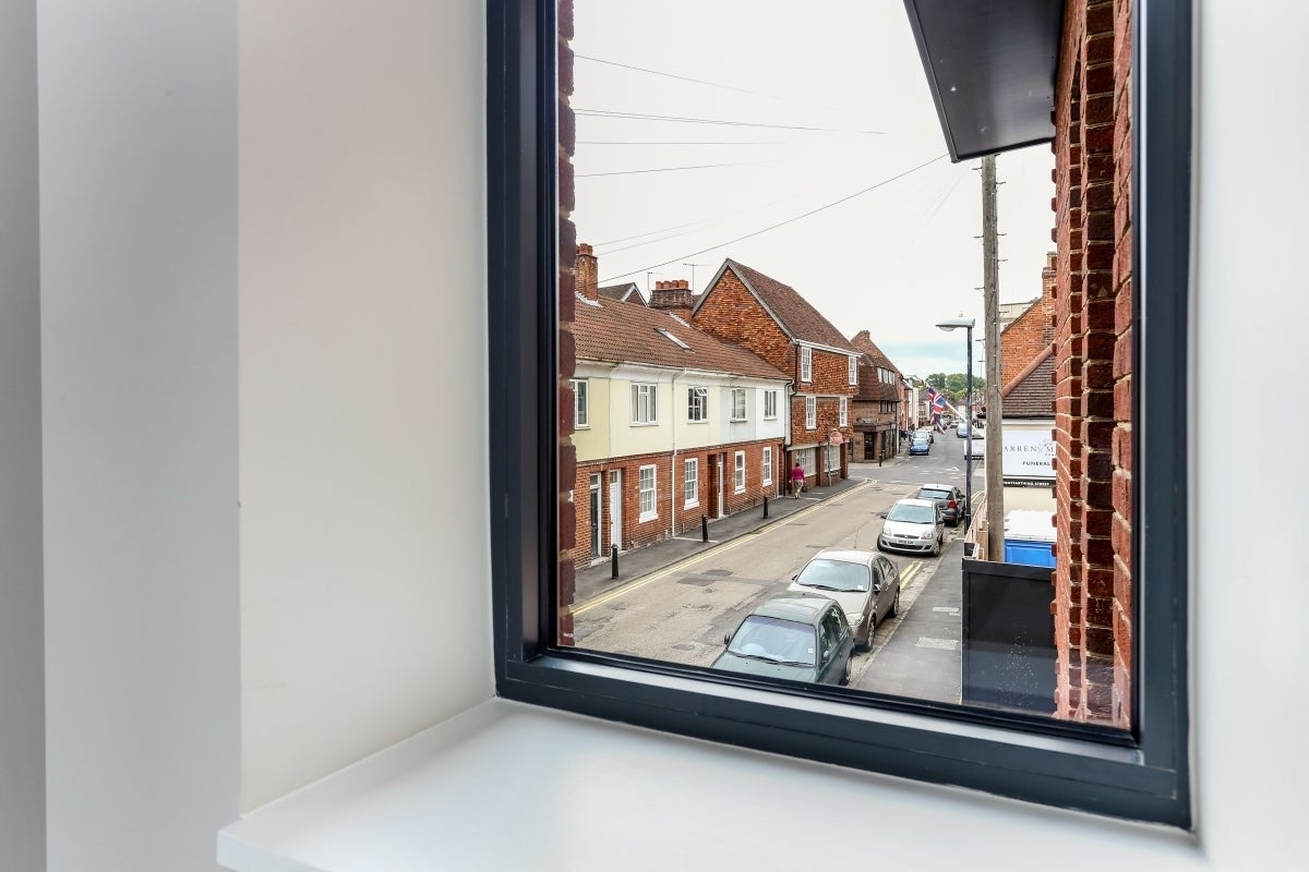 Flat Pennyfarthing Street in Salisbury