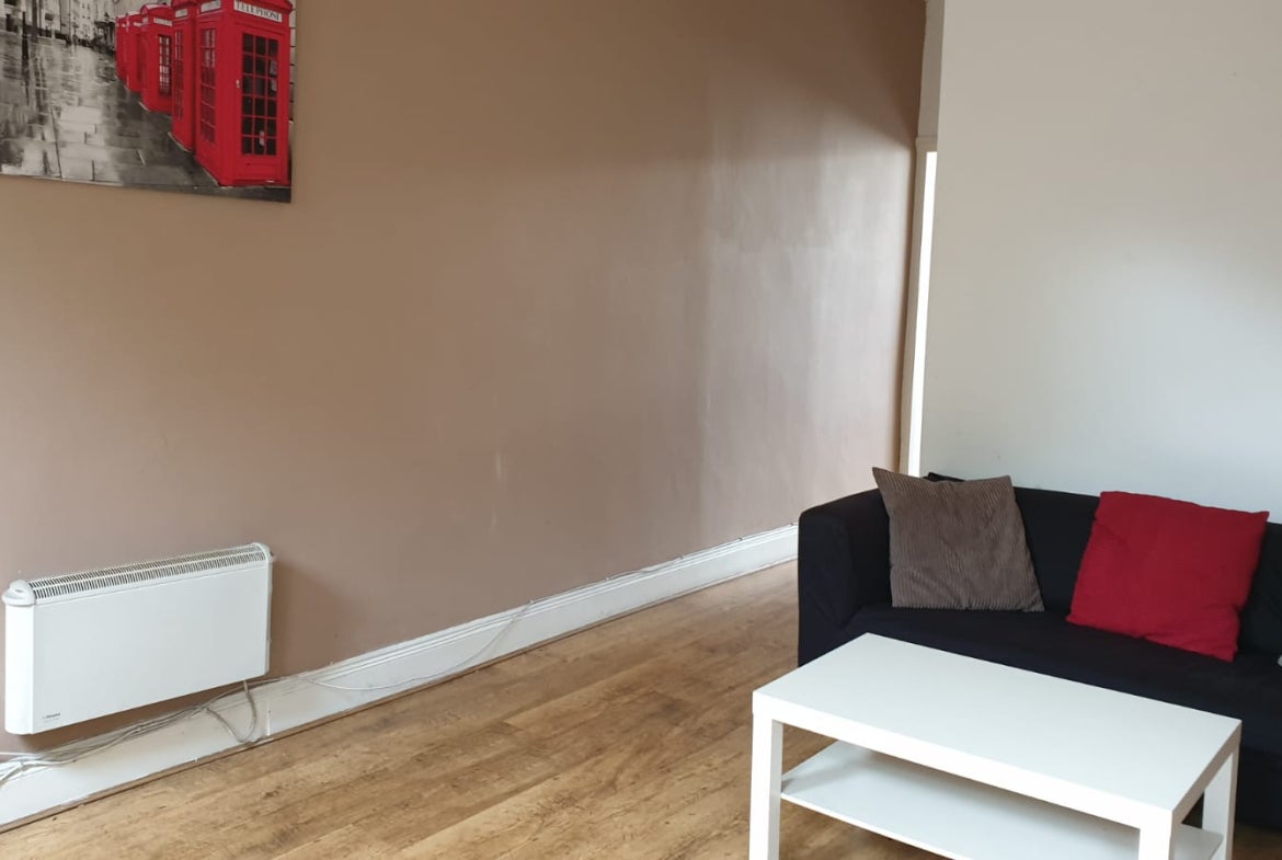 Flat Roundhay Road in Leeds