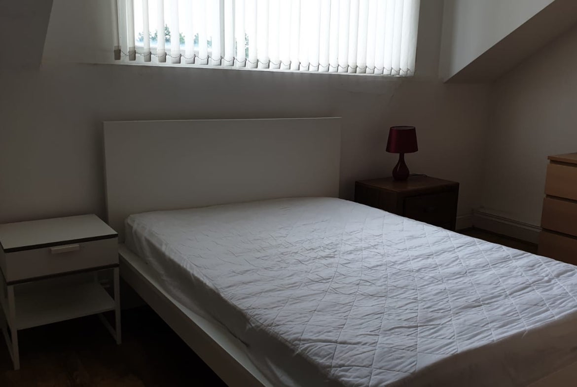 Flat Roundhay Road in Leeds