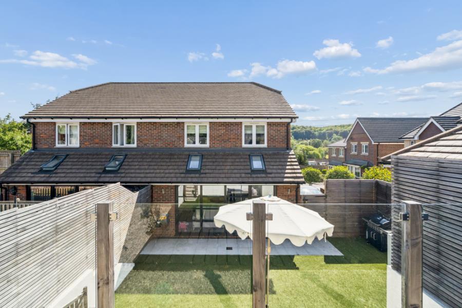 House Randall Drive in Toddington