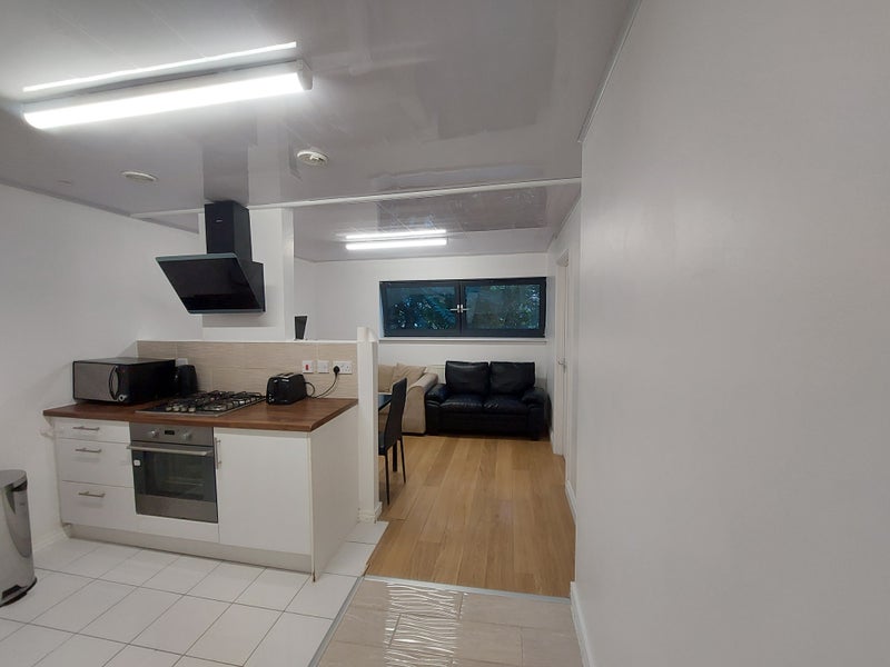 Flat Upper North Street in Greater London