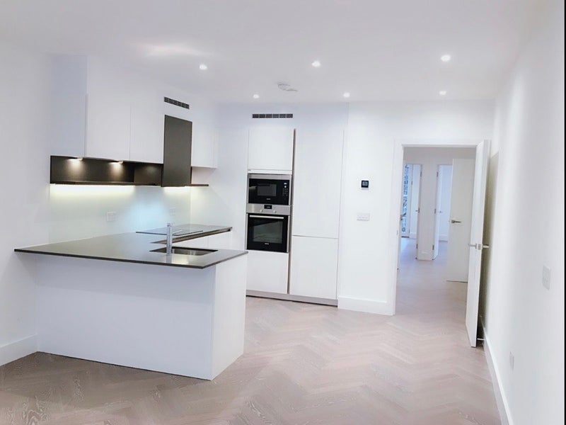 Flat Caledonian Road in Greater London