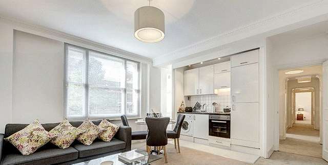 Flat Hill Street in City of Westminster