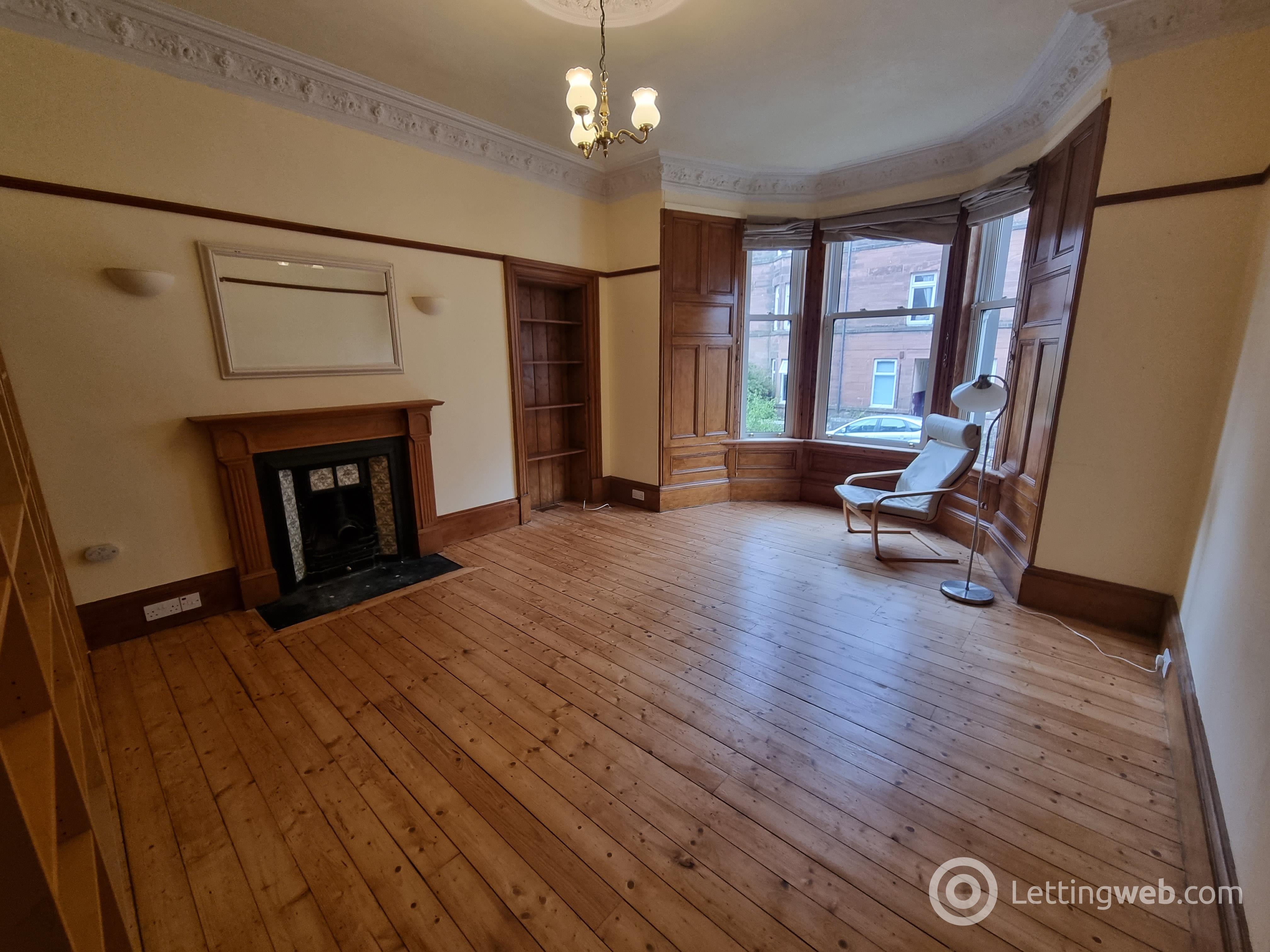 Flat Bellefield Avenue in Dundee