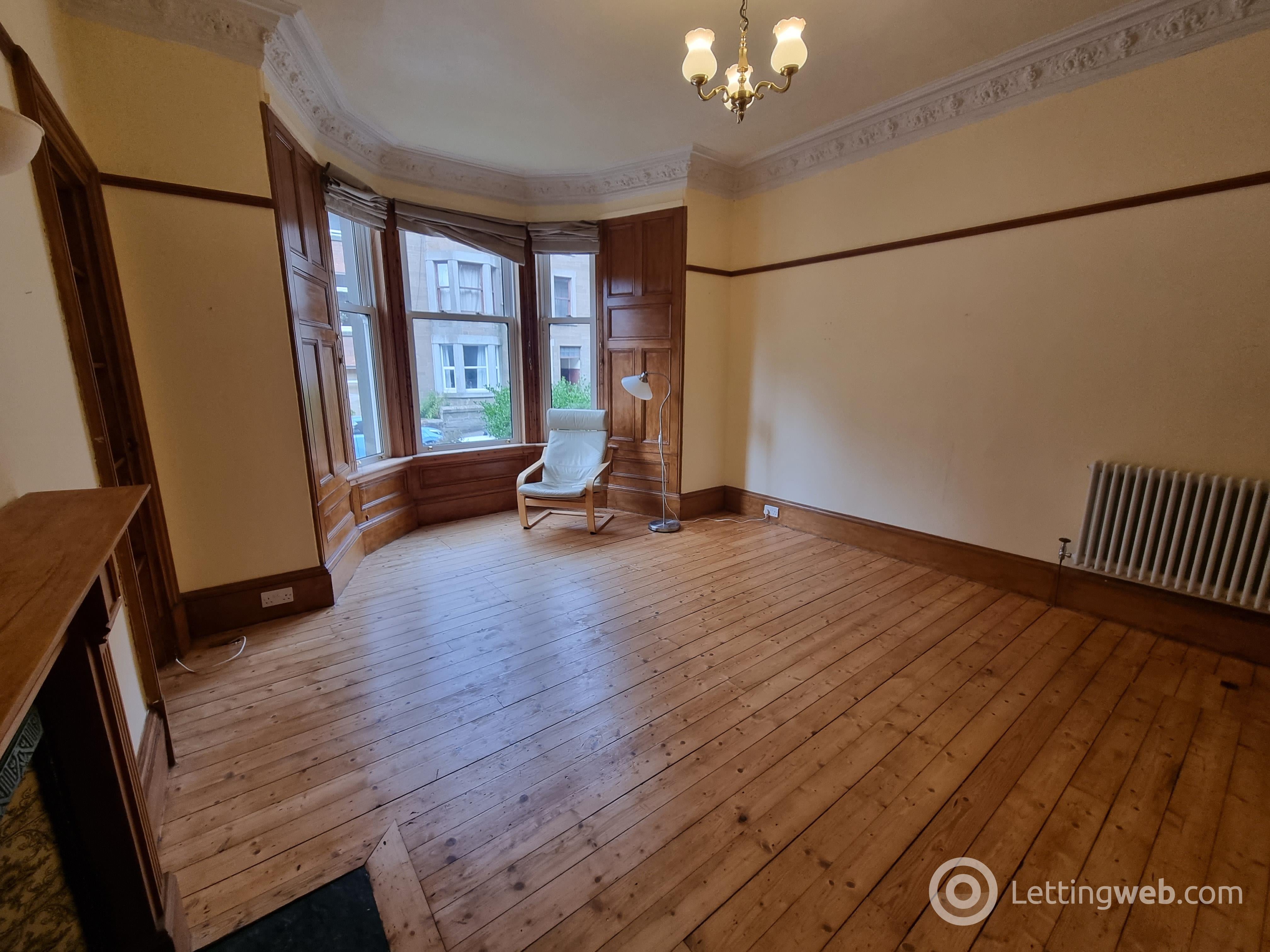 Flat Bellefield Avenue in Dundee