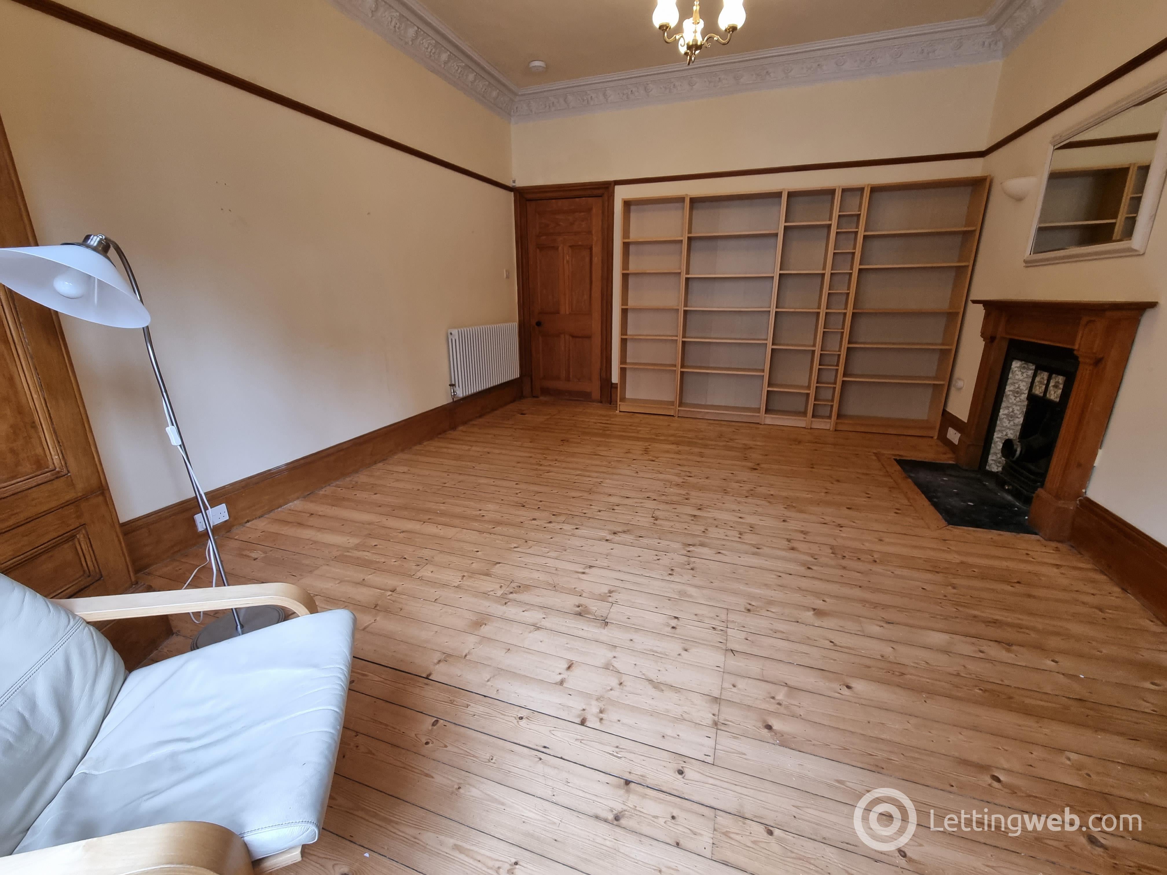 Flat Bellefield Avenue in Dundee
