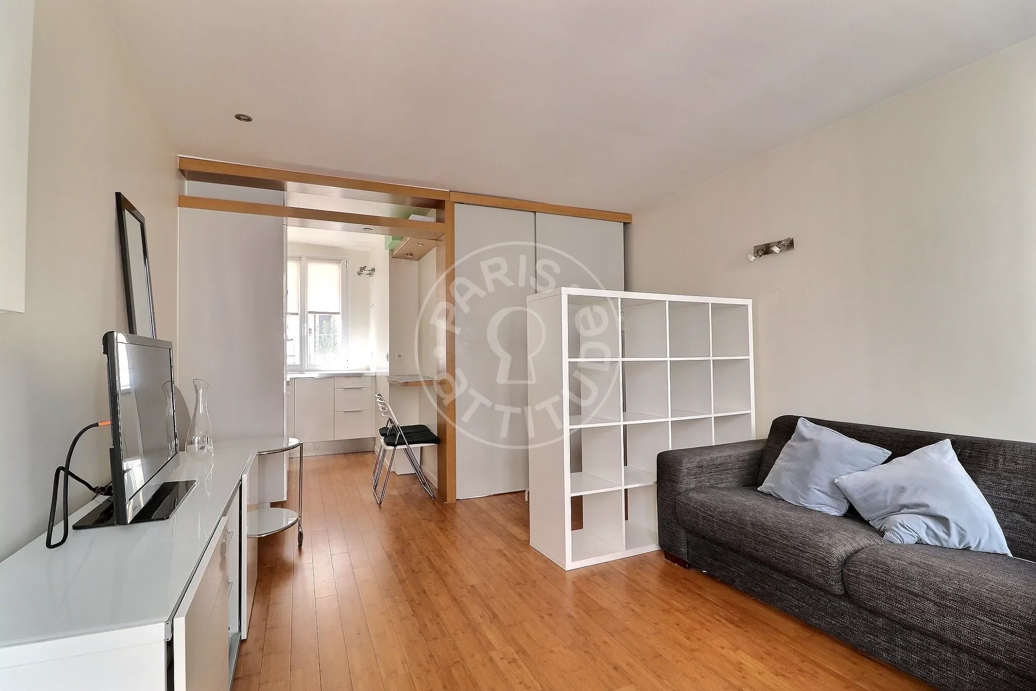 Flat Rue de Lancry in Paris