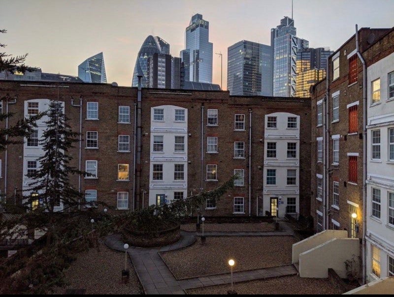Room Wentworth Street in Greater London
