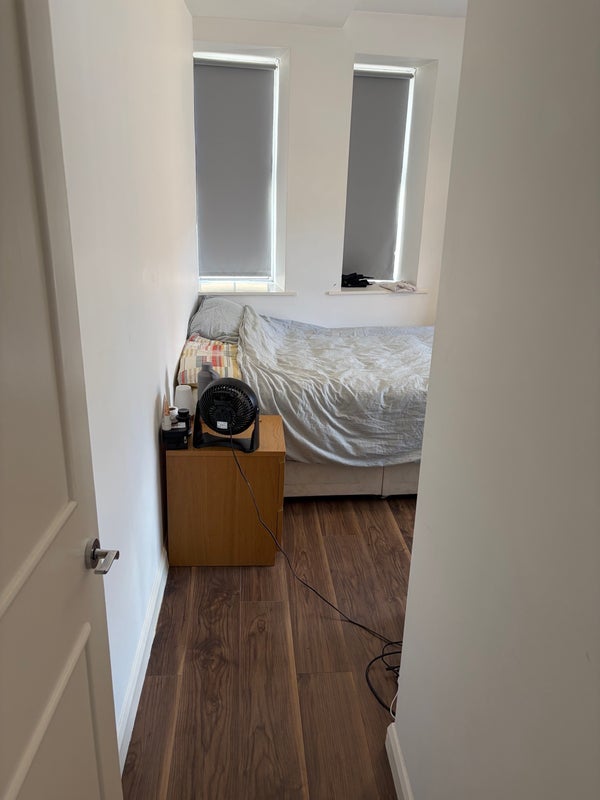 Room Wentworth Street in Greater London