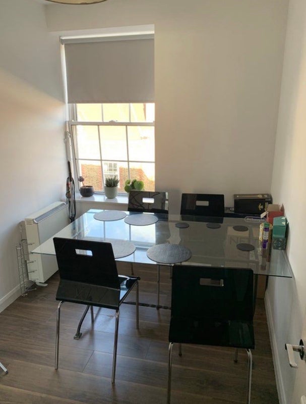 Room Wentworth Street in Greater London