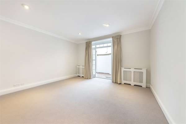 Flat Cranley Mews in Greater London