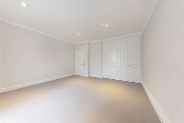 Flat Cranley Mews in Greater London