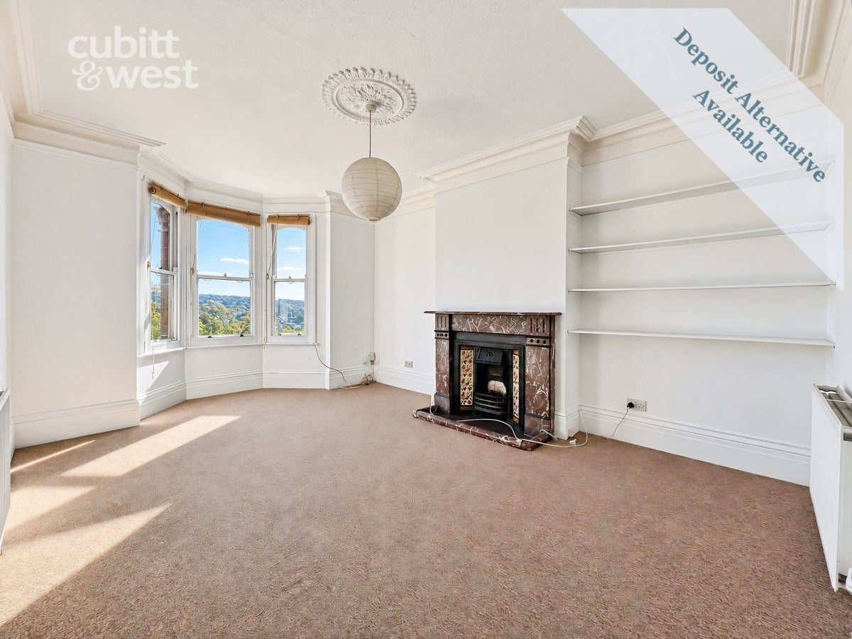 Flat Ashdon Way in Basildon