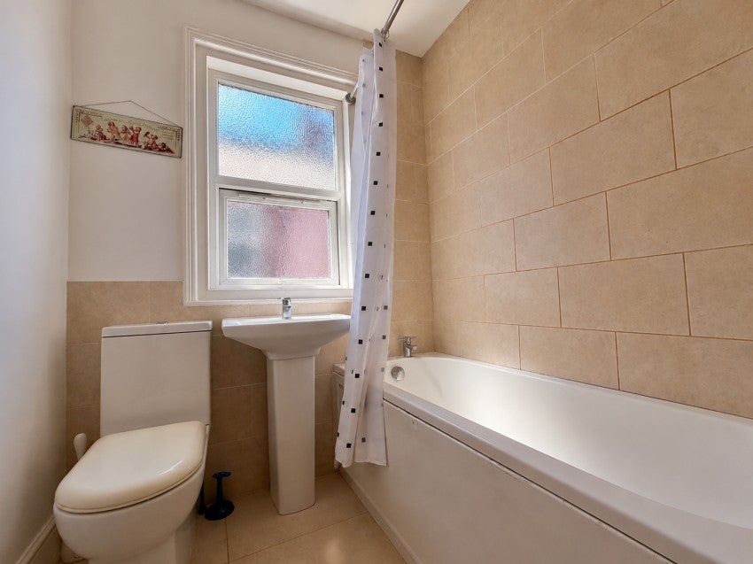 Room Pinhoe Road in Exeter
