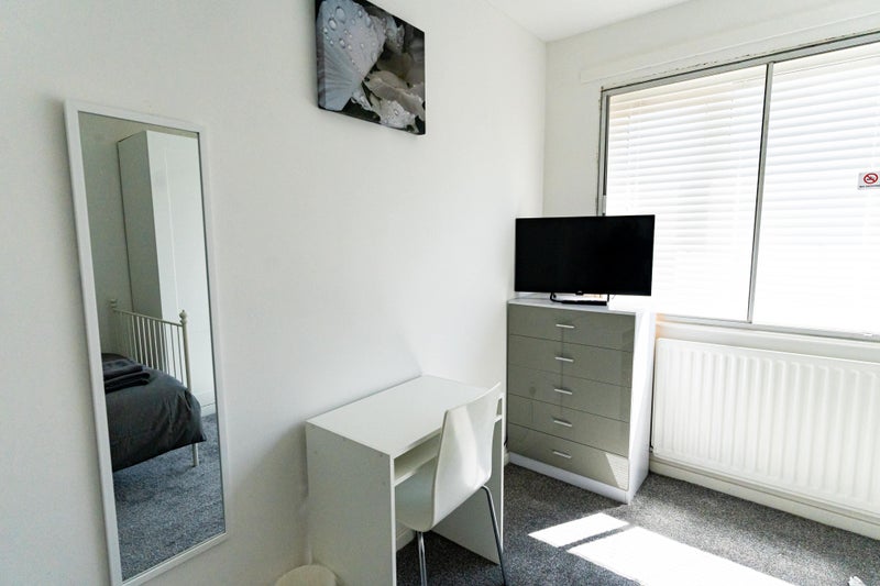 Room Haslucks Green Road in Shirley