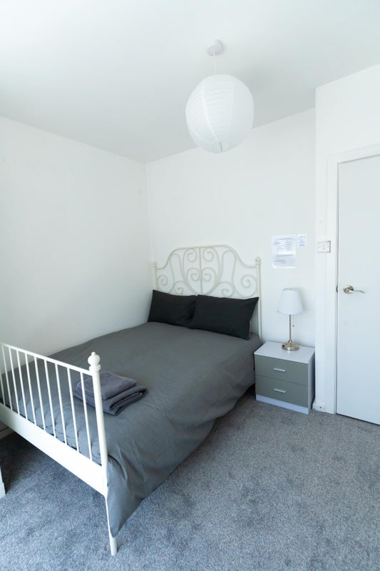 Room Haslucks Green Road in Shirley