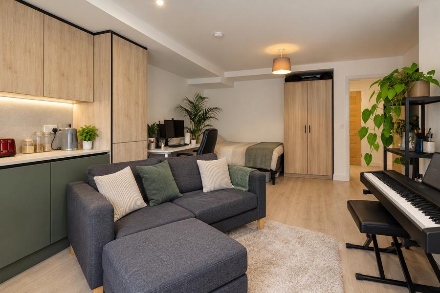 Flat Sheene Road in Bristol