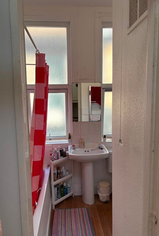 Room Rokeby Avenue in Bristol
