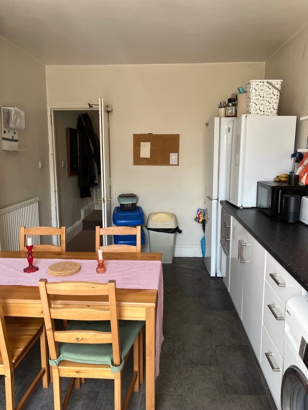 Room Rokeby Avenue in Bristol