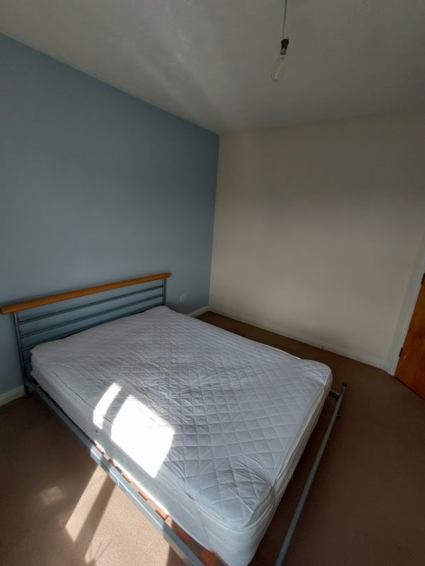 Room Linen Court in Salford