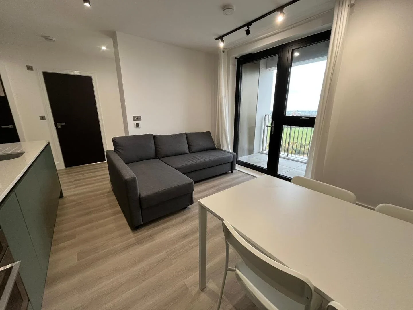 Flat Scrubs Lane in Greater London