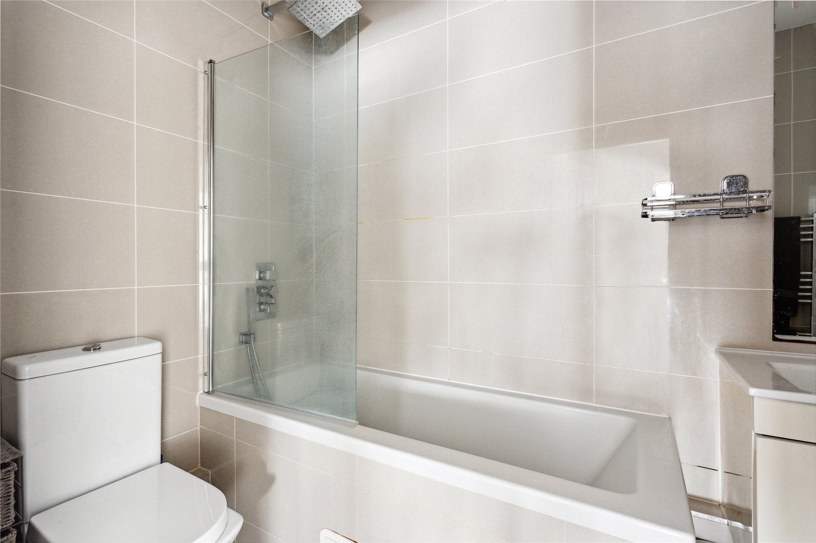 Flat Cudworth Street in Greater London