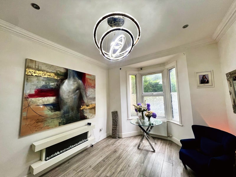 House Vicarage Lane in Greater London