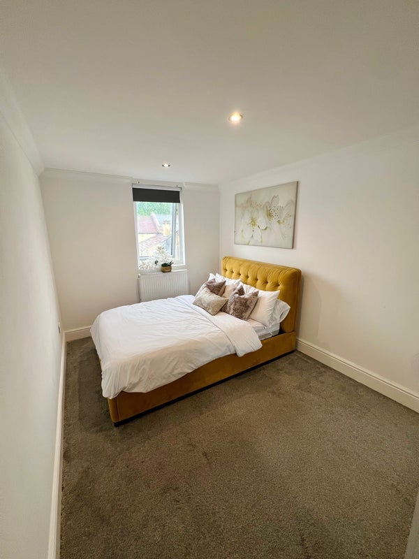 Room Vicarage Lane in Greater London