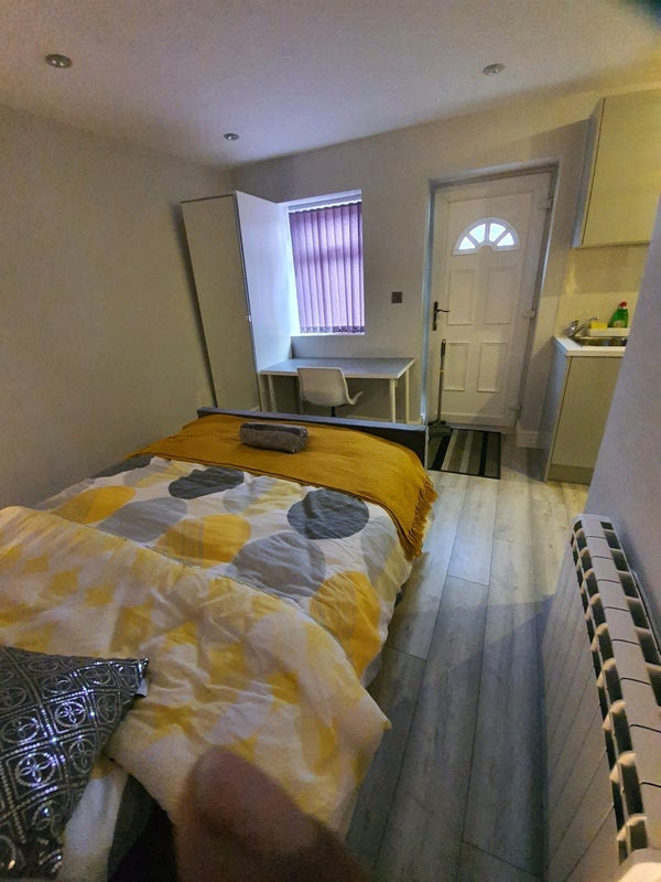 Room Seymour Road in Bolton