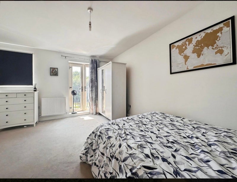 House Holts Crest Way in Leeds