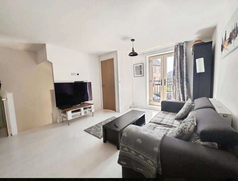 House Holts Crest Way in Leeds