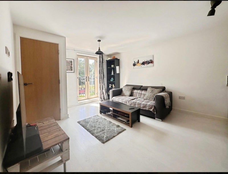 House Holts Crest Way in Leeds