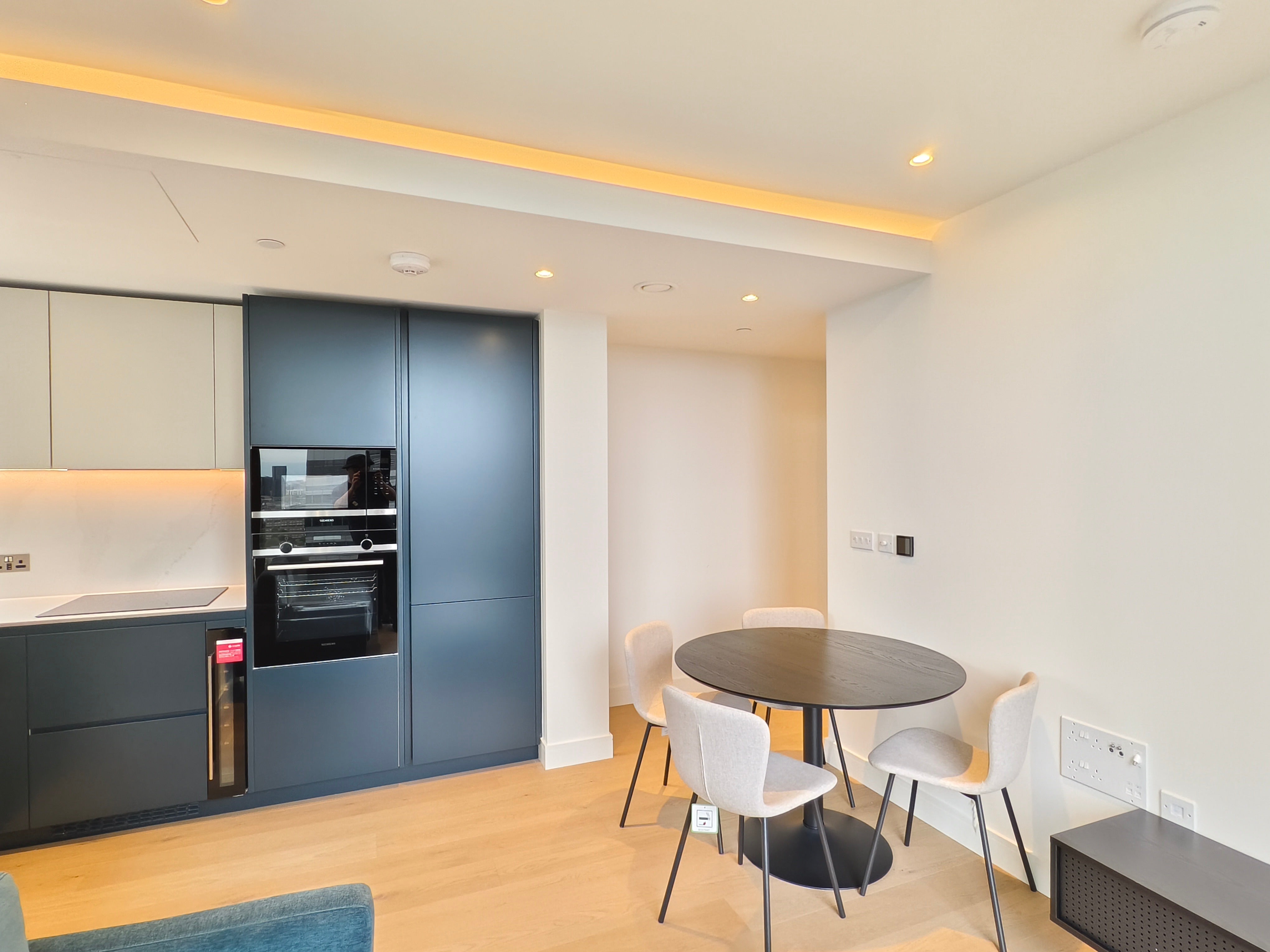 Flat South Quay Square in Greater London