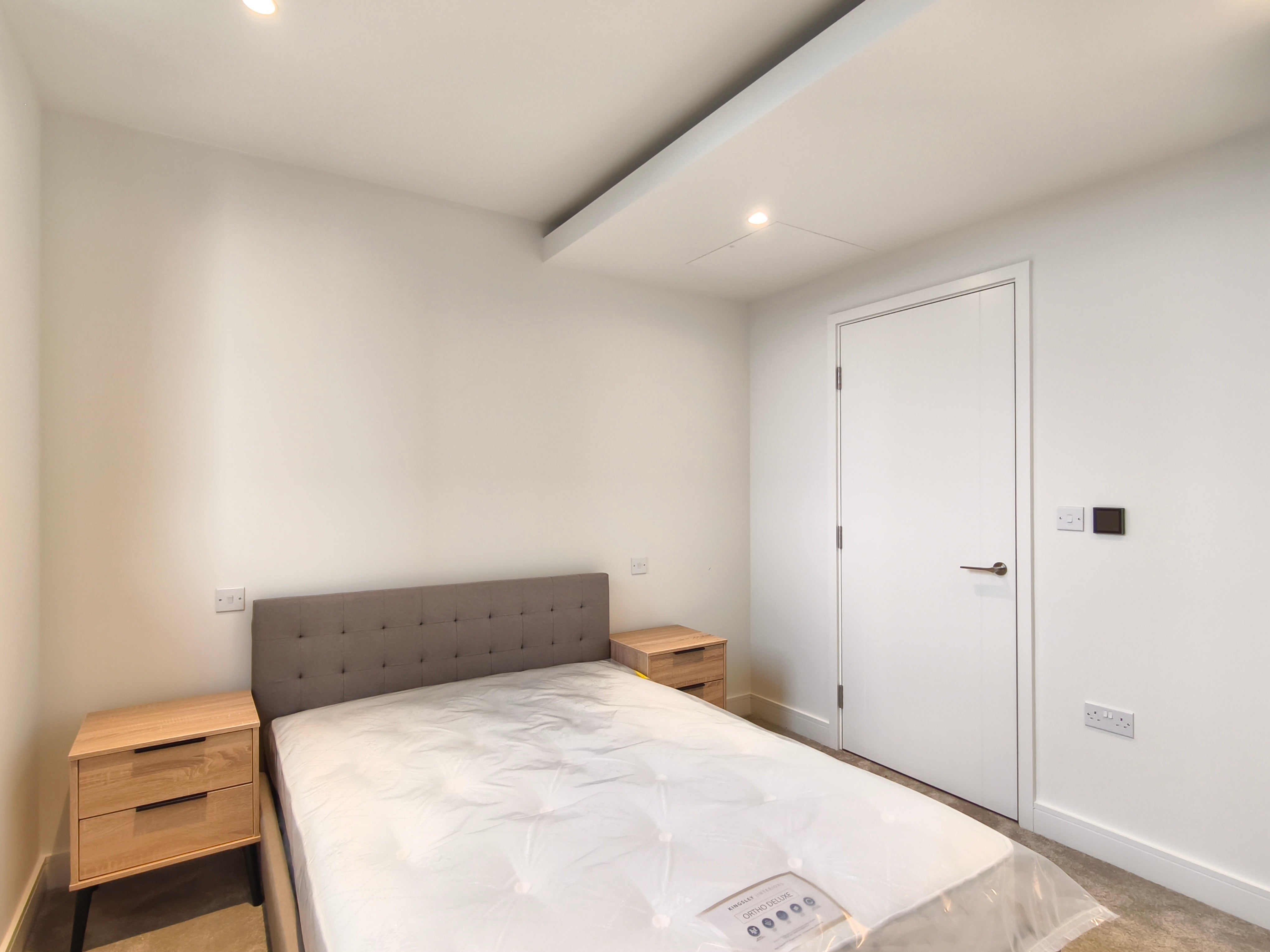 Flat South Quay Square in Greater London