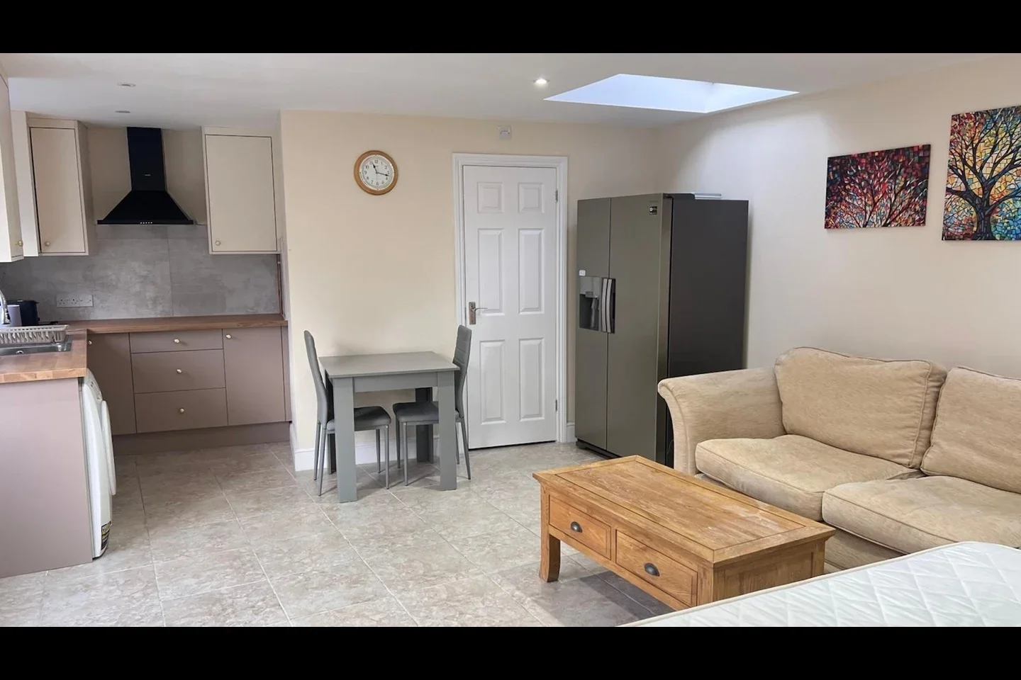 Room Alderney Avenue in Greater London
