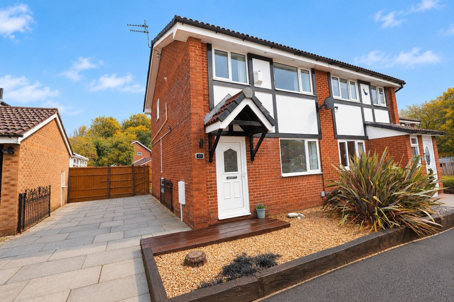 House Riverbank Drive in Bury