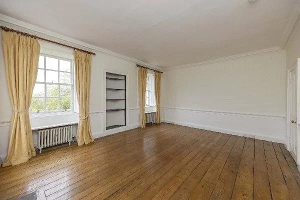 Flat Calton Hill in City of Edinburgh