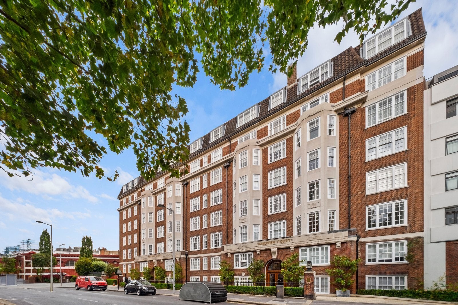 Flat Onslow Square in Greater London