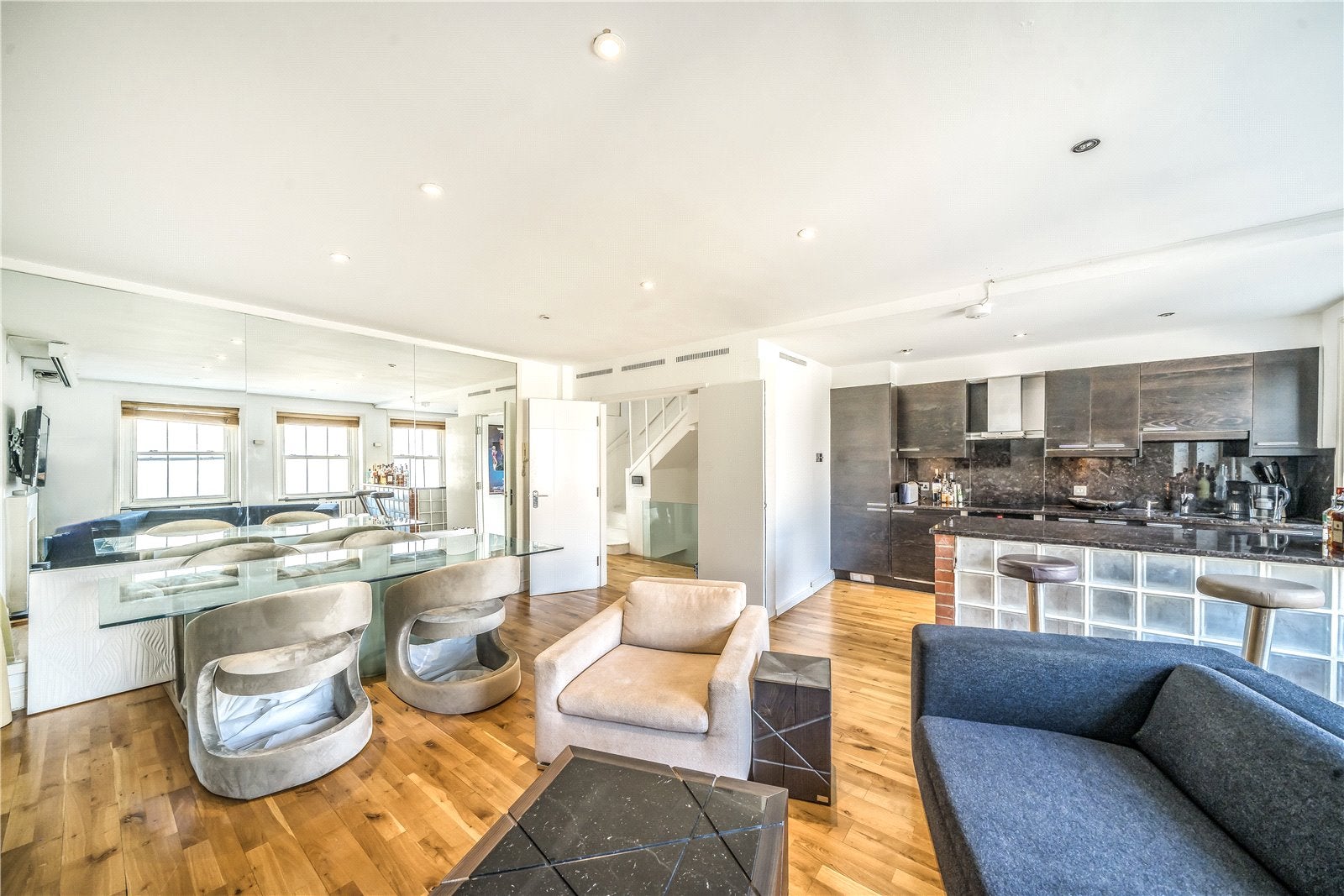 Flat Ennismore Gardens in City of Westminster