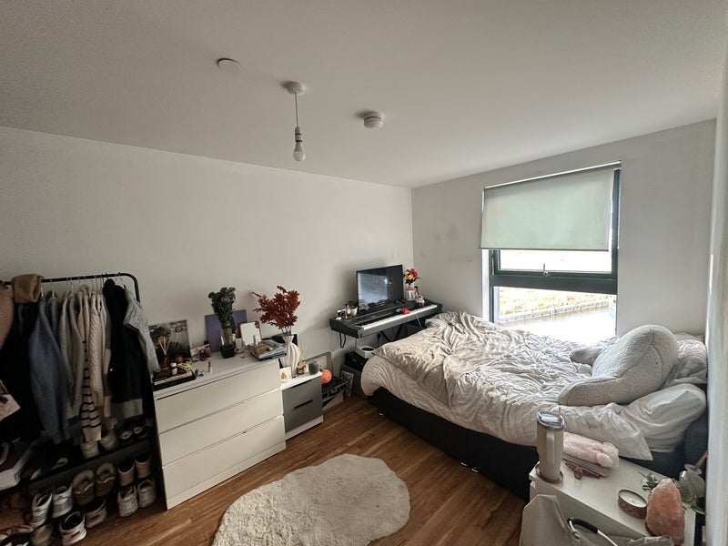 Room Pomona Strand in Trafford